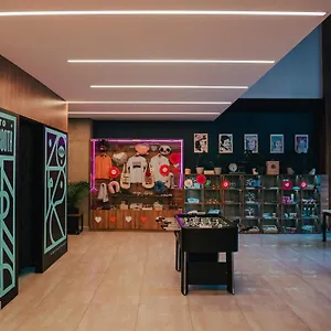 3* 酒店 Spotty Centro